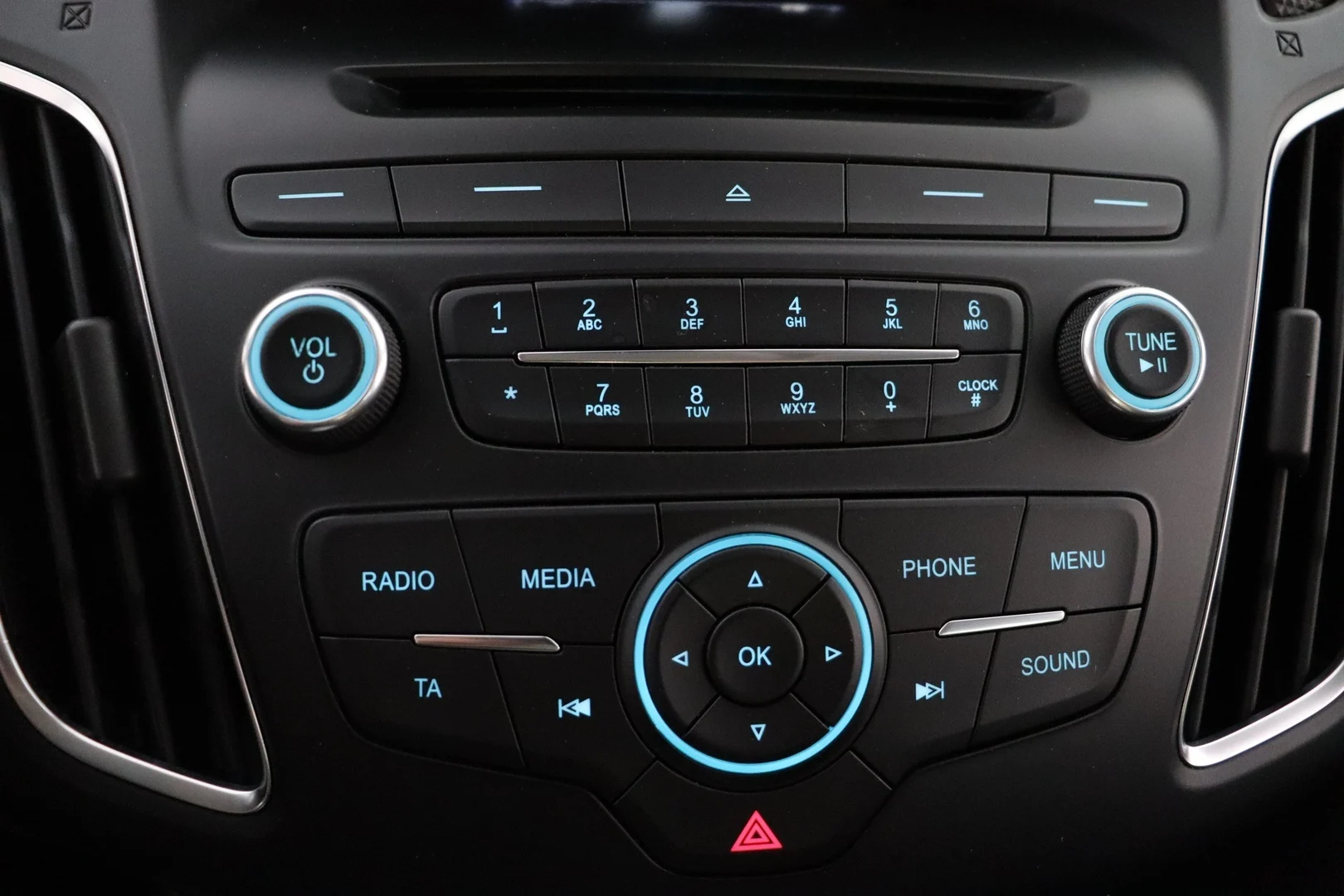 Car Image - 5uVvBLZEB2fQMTcTjwsfOo