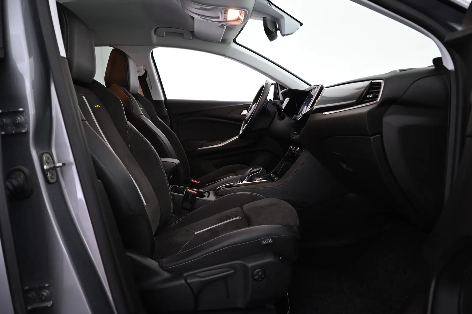 Car Image - 3taQrILPvUyrWxsc49orLb