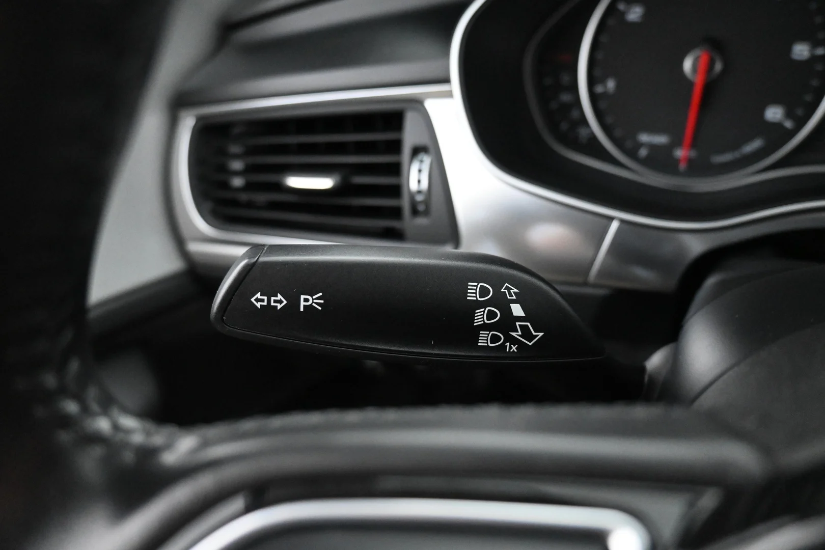 Car Image - 2M6WbS5v0Yo7MAR2w8GTmG