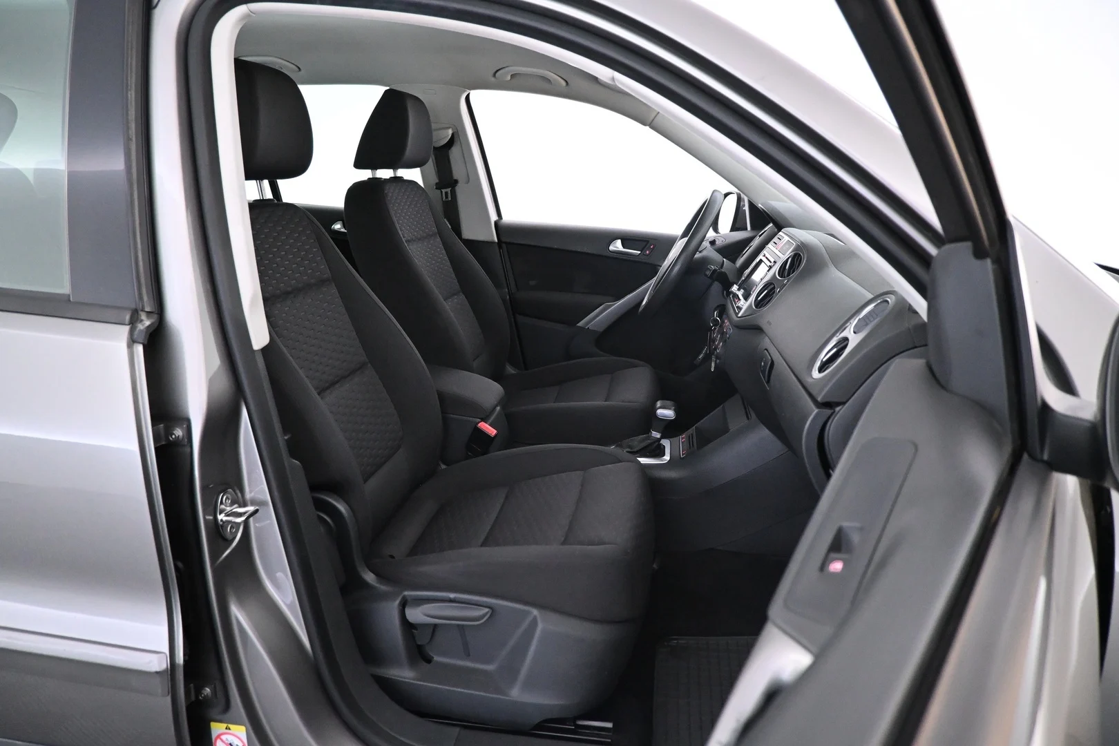 Car Image - 6IdZyyYtk9lEkNsVujGKCD