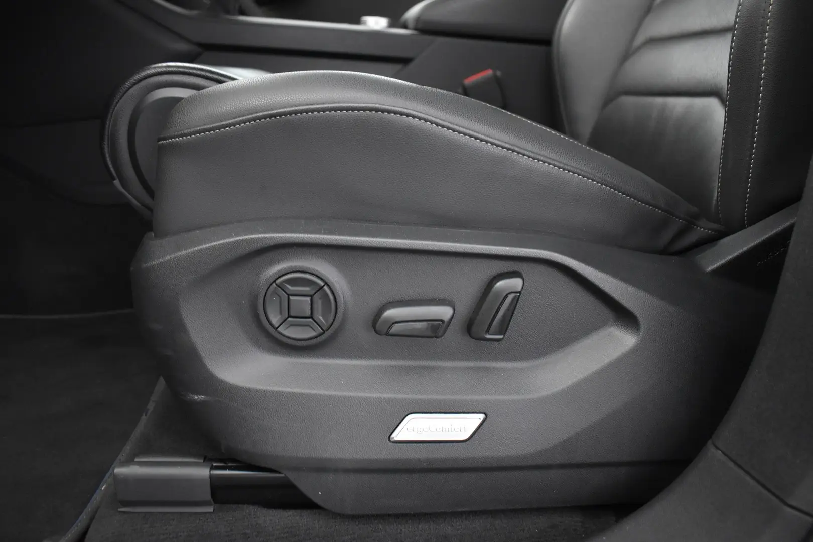 Car Image - 3XJna00QLG9JqGozEyZD39