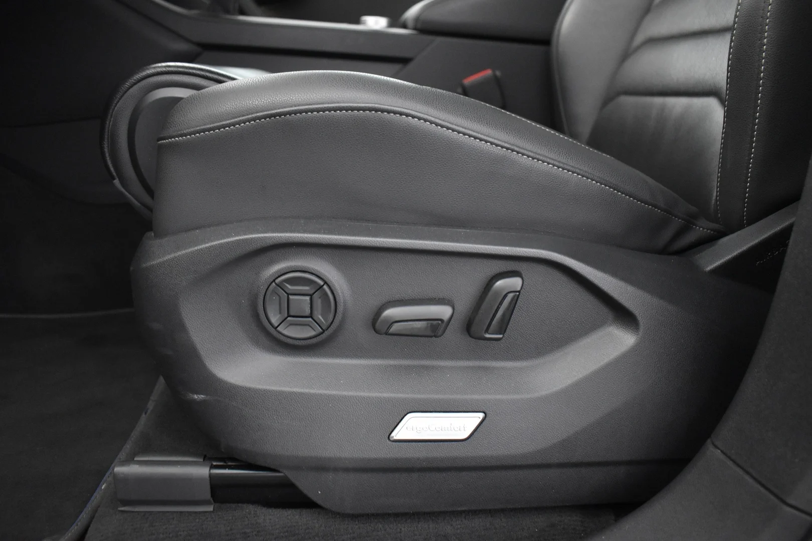 Car Image - 3XJna00QLG9JqGozEyZD39