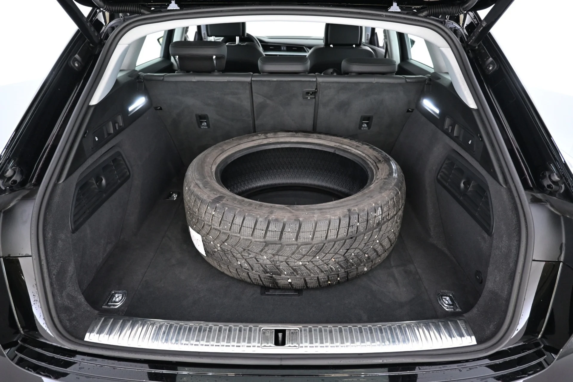 Car Image - 4aiLQrlfhmp1u55onXoaTu