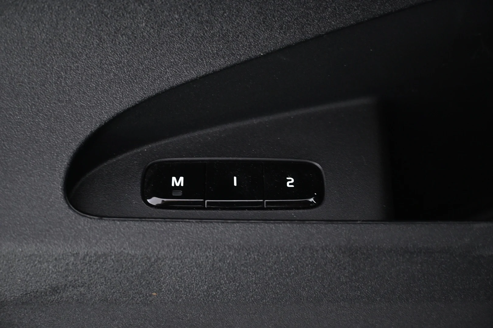 Car Image - zH1b21eXxOCvt4725u8QZ