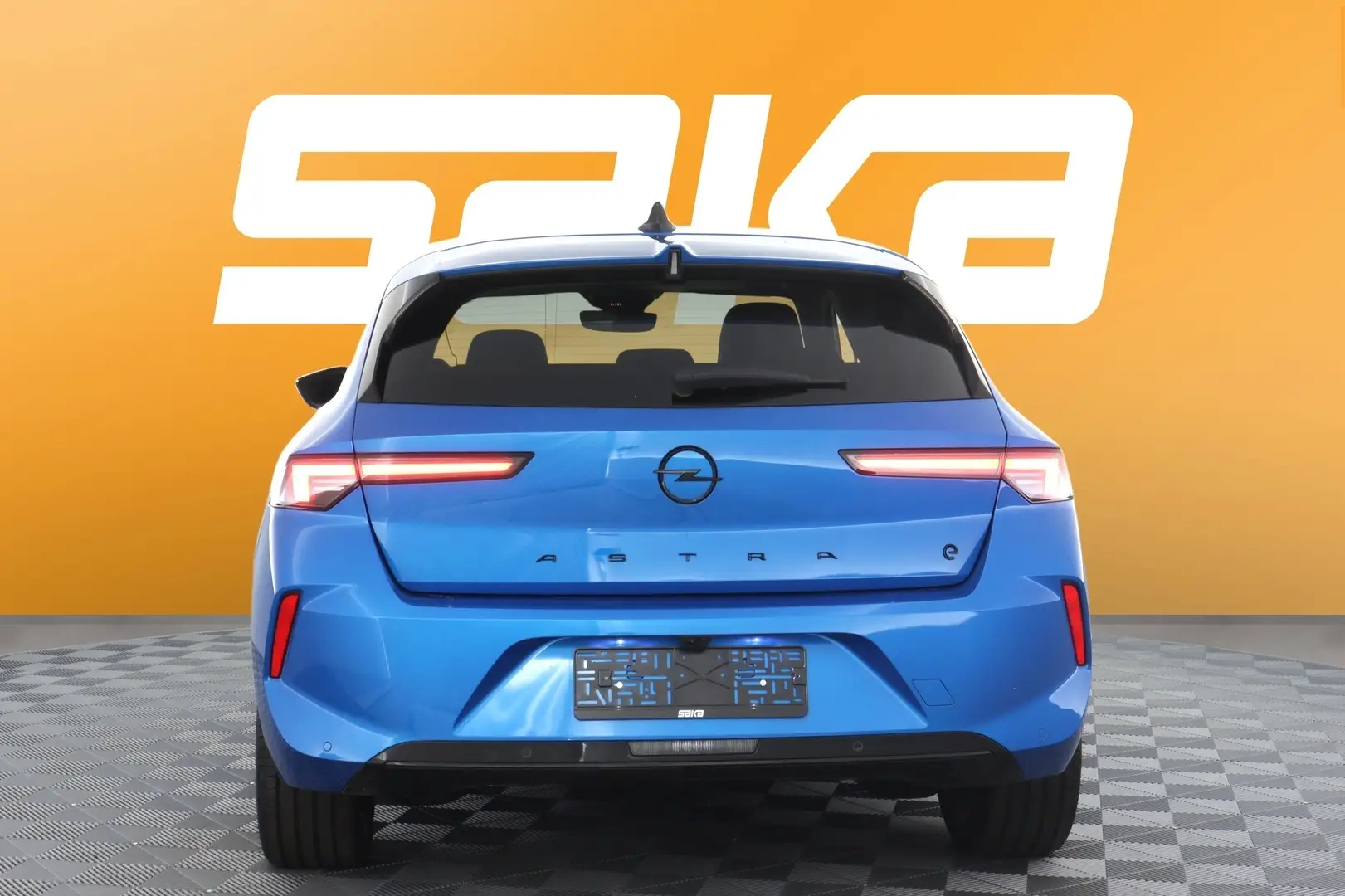 Car Image - e2byUTi1a1cwCr7KkBxIm