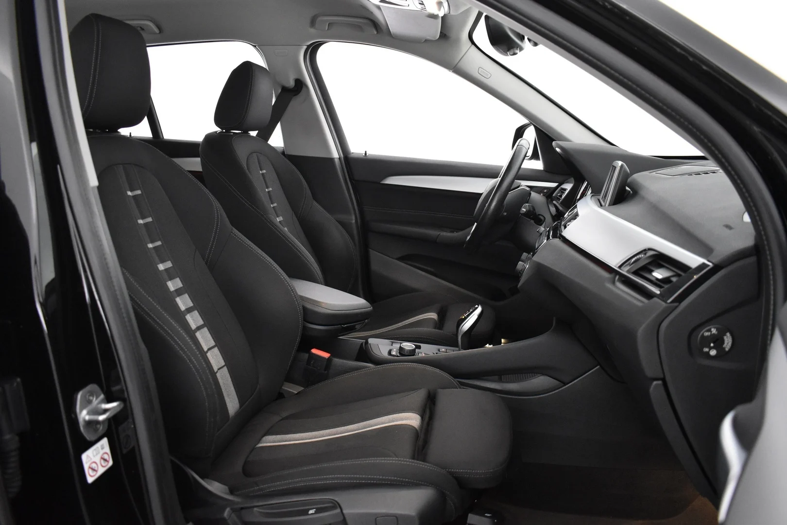 Car Image - 3HPeL0j7Lu4GxD6SfaCUFb