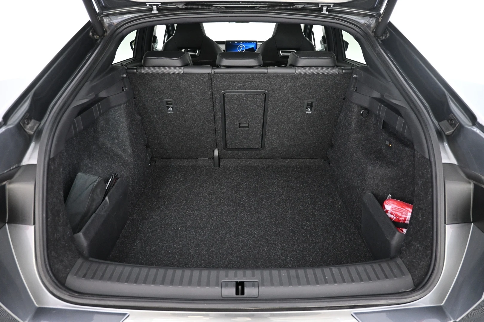 Car Image - 3Rbe9PljX8UAyfrp2WNp7o
