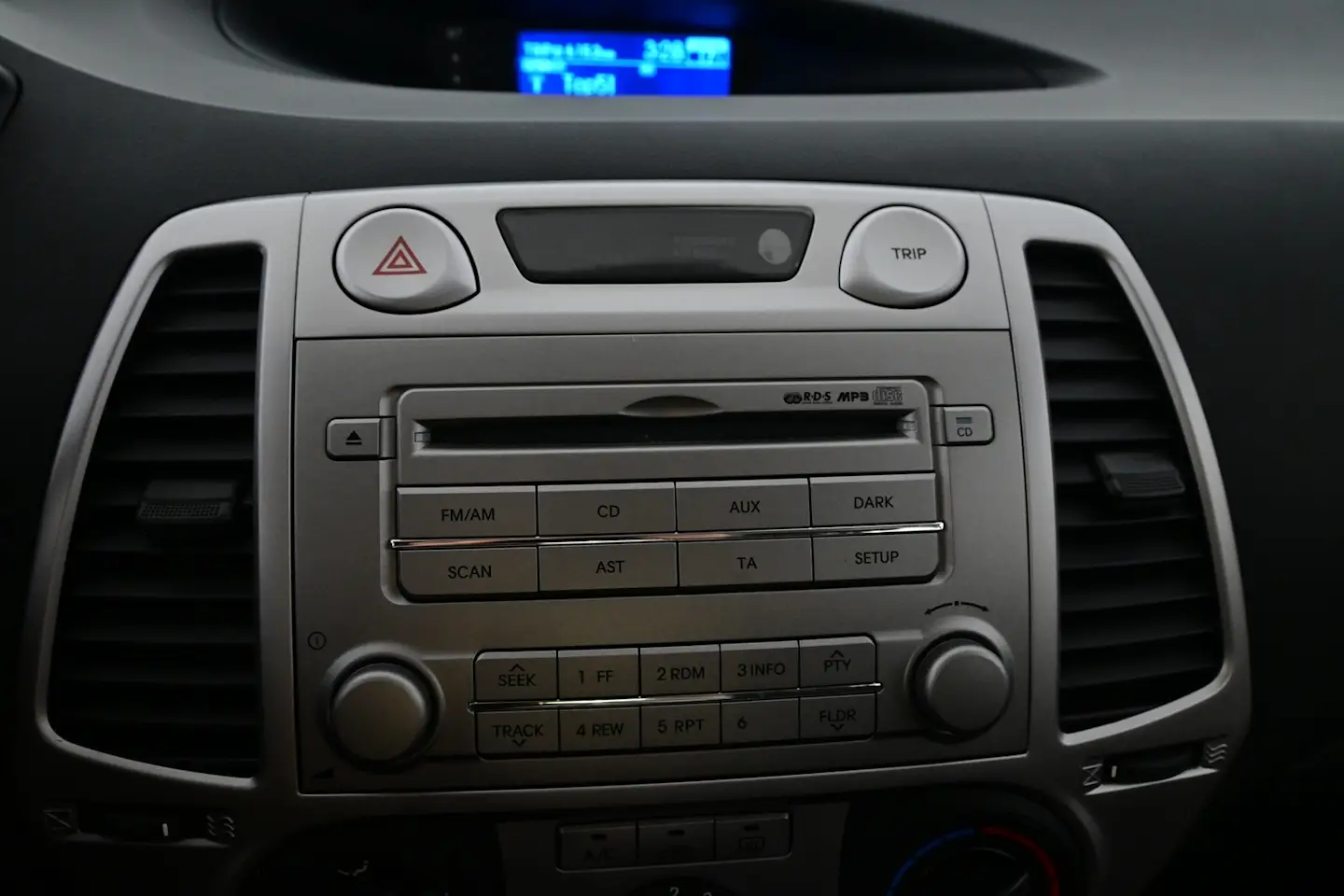 Car Image - 7n6w9Bkn8yzHzslrdcC3i2
