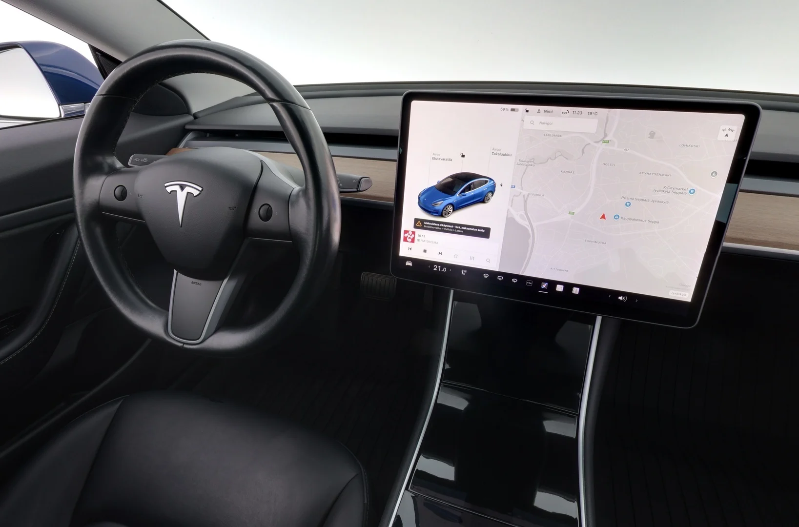 Car Image - 26B0eR7Xux1d9FNwlGEPmd