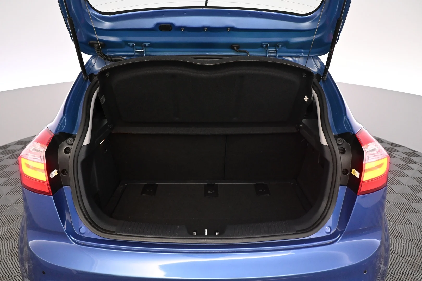 Car Image - 3pVB1eQe5gciqNPftZkTDh