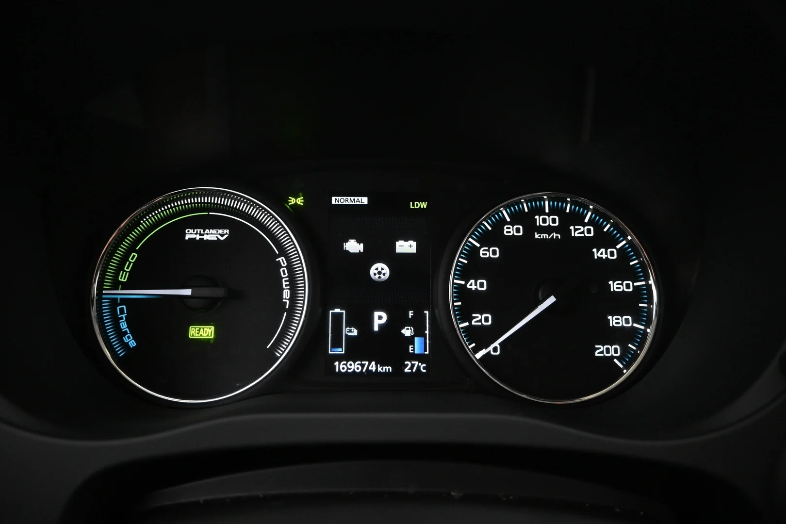 Car Image - 3Bvx0uMWiJUX4HX9UwQbwn