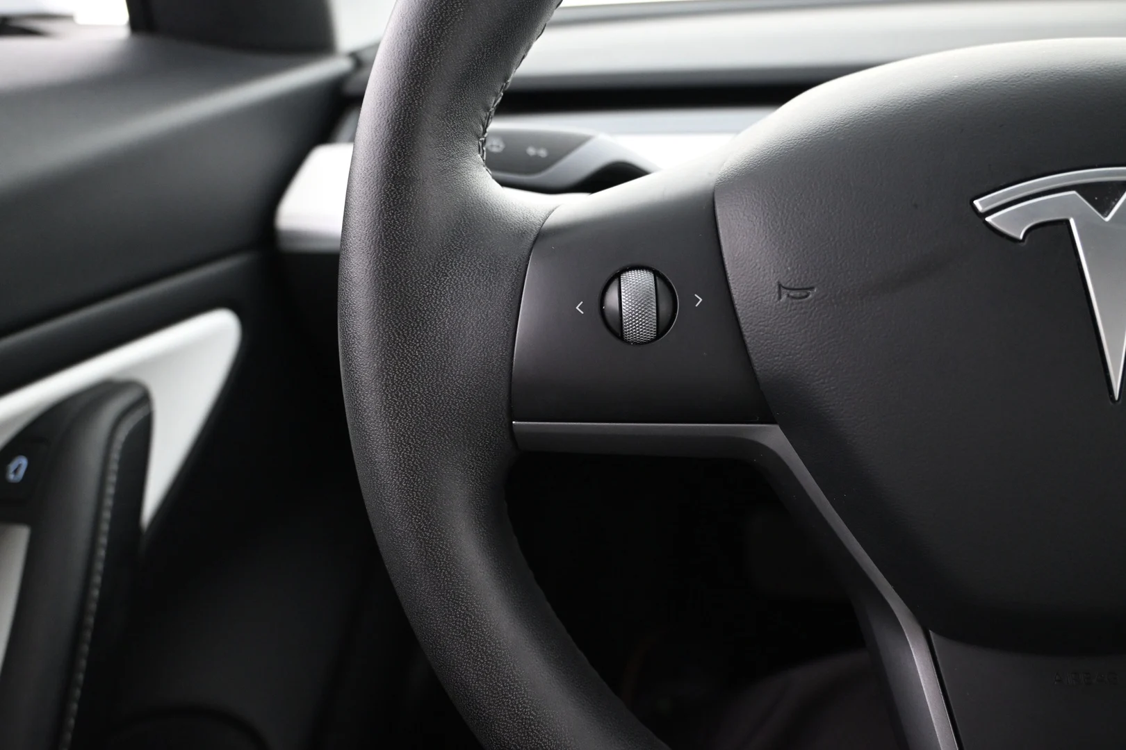 Car Image - 6ISrsHKeaz0zimqsRa8rkO