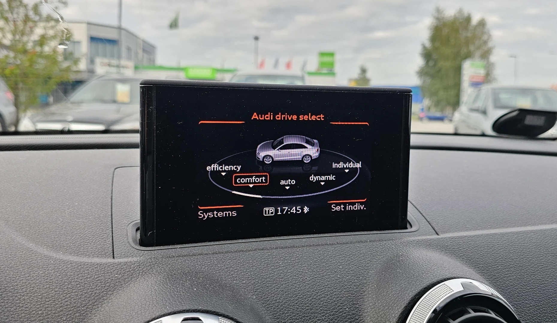 Car Image - 26JDKV2UBsLWdzWTmqct0j