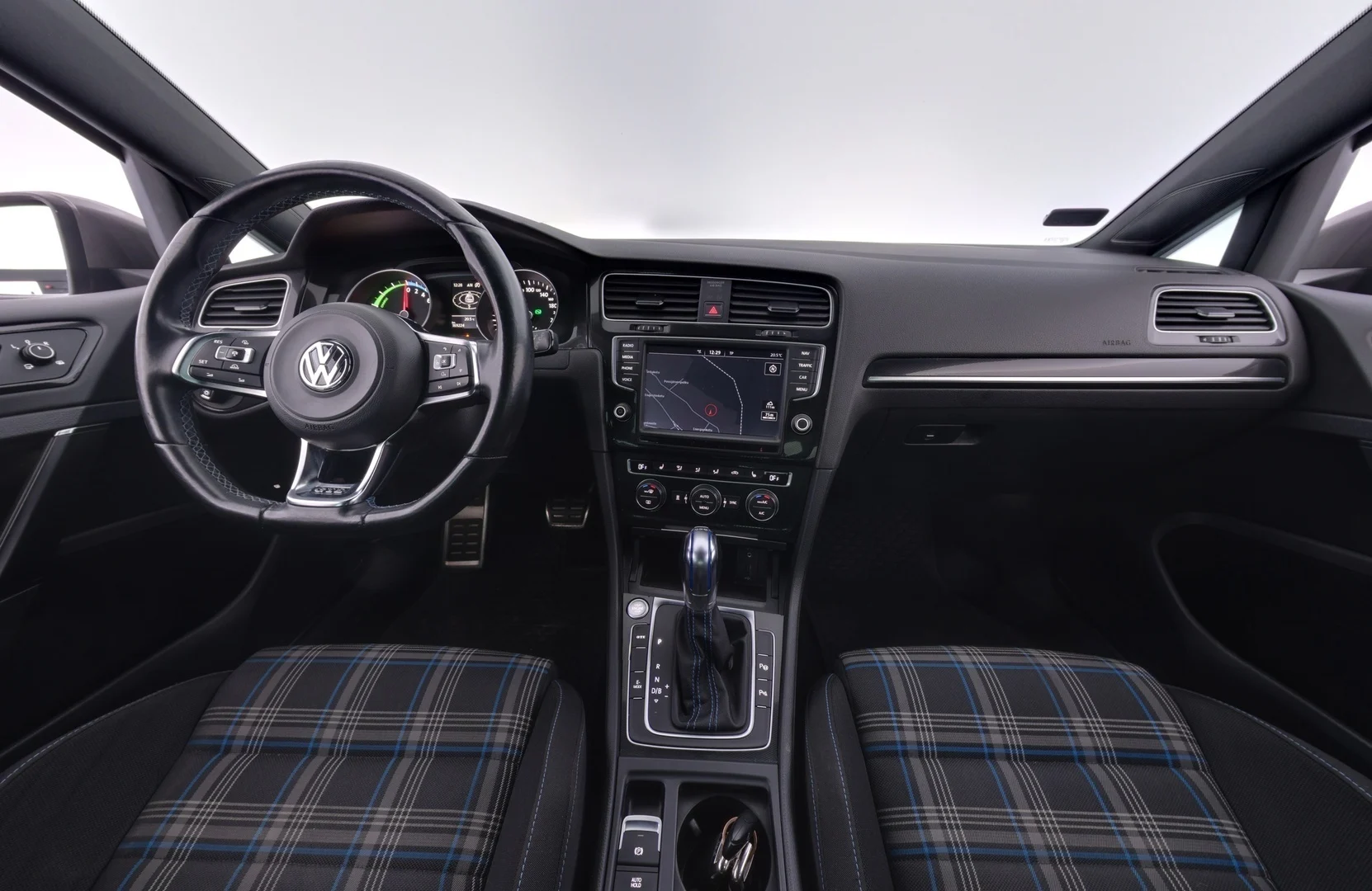 Car Image - 3qFSzPUPSxeSyRX1noyrBG