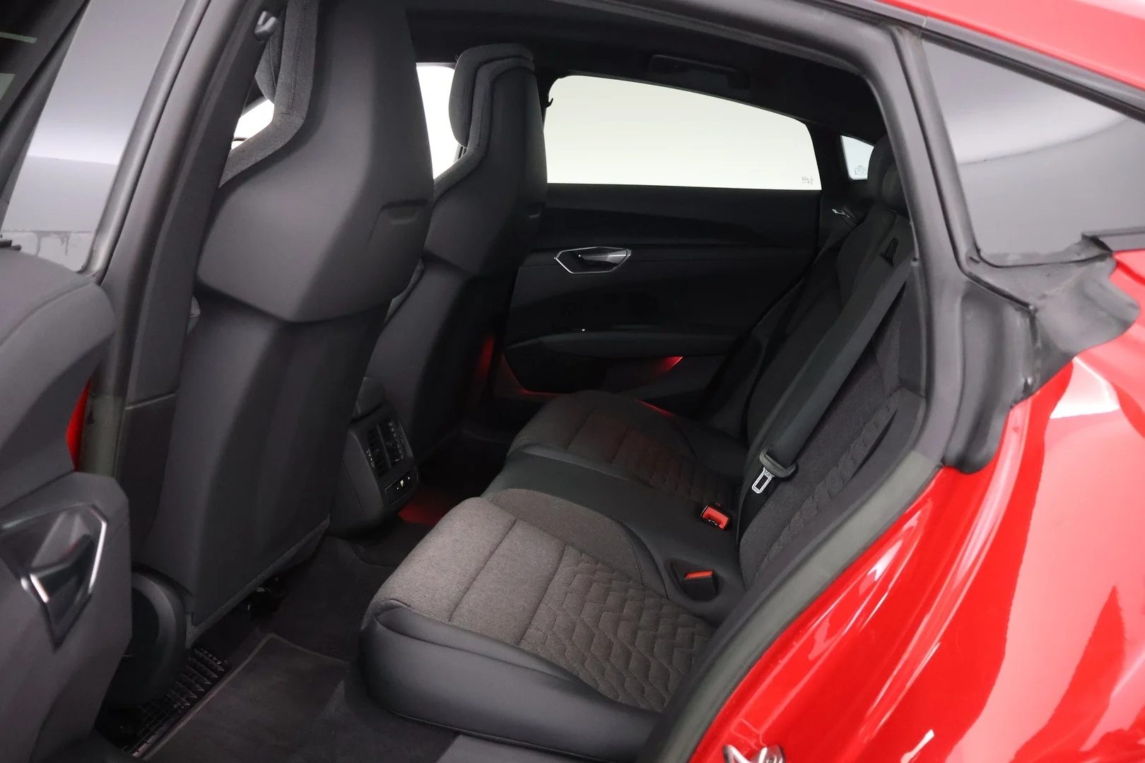 Car Image - 1KGn37yMIlcnJv5SXSRwKy