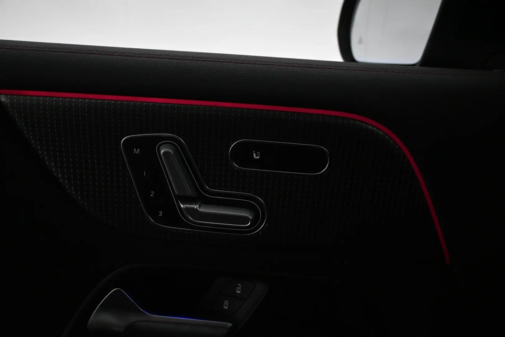 Car Image - UsILVOvaHHX3ahRXsKtTZ
