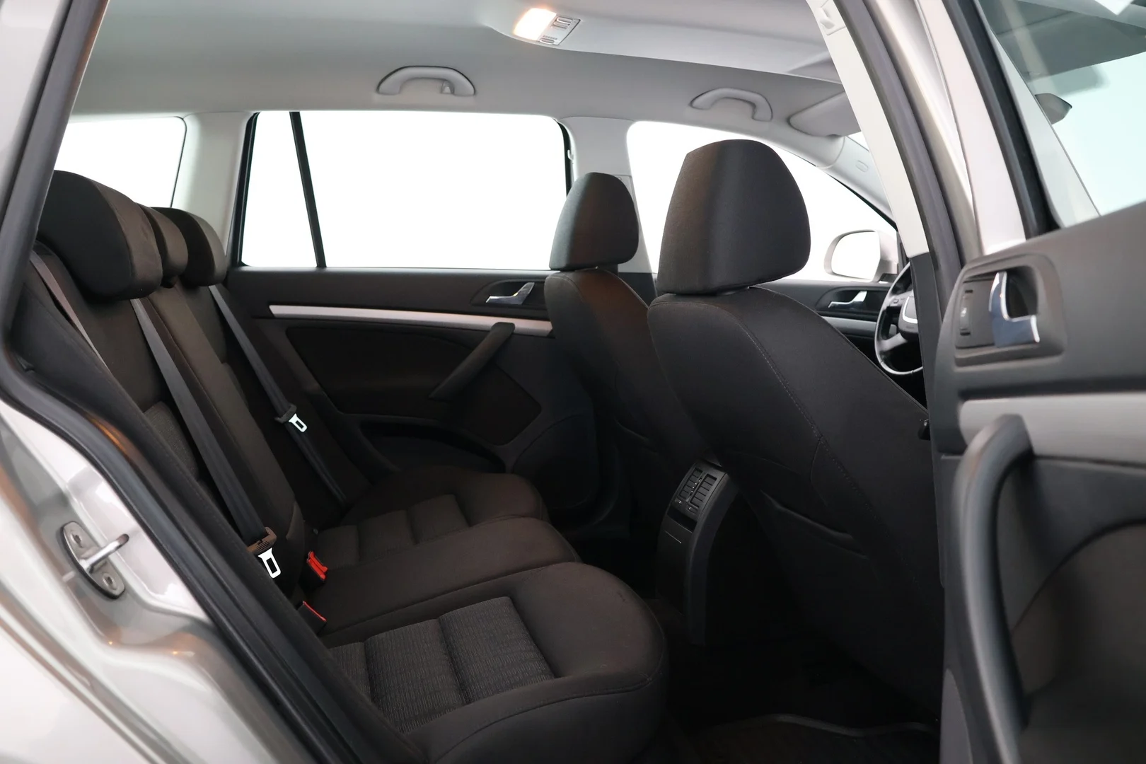 Car Image - 11ADJBluxRuiZcgCdOpdKH