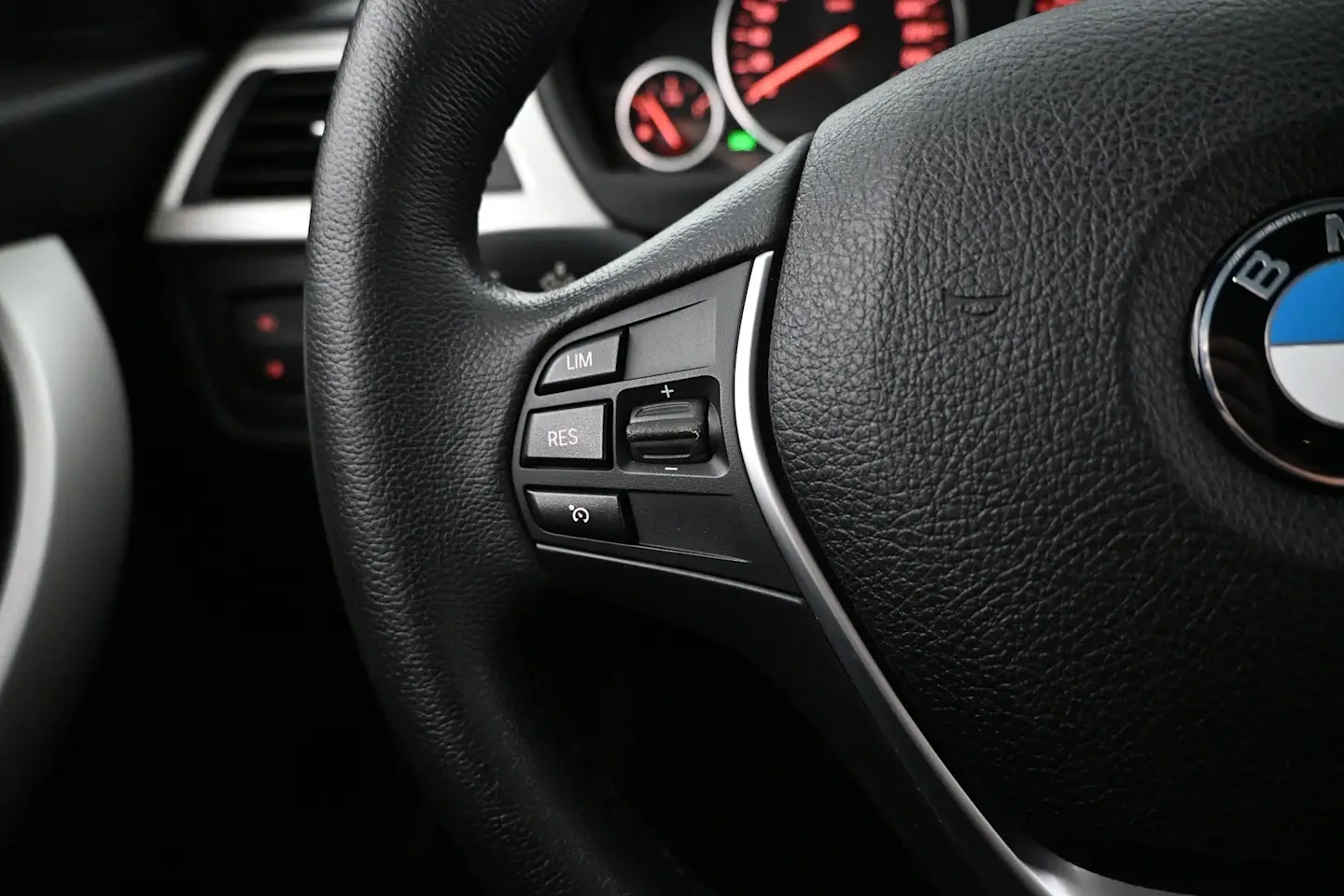 Car Image - 4Q0uElHJepHqargVVtLY0m