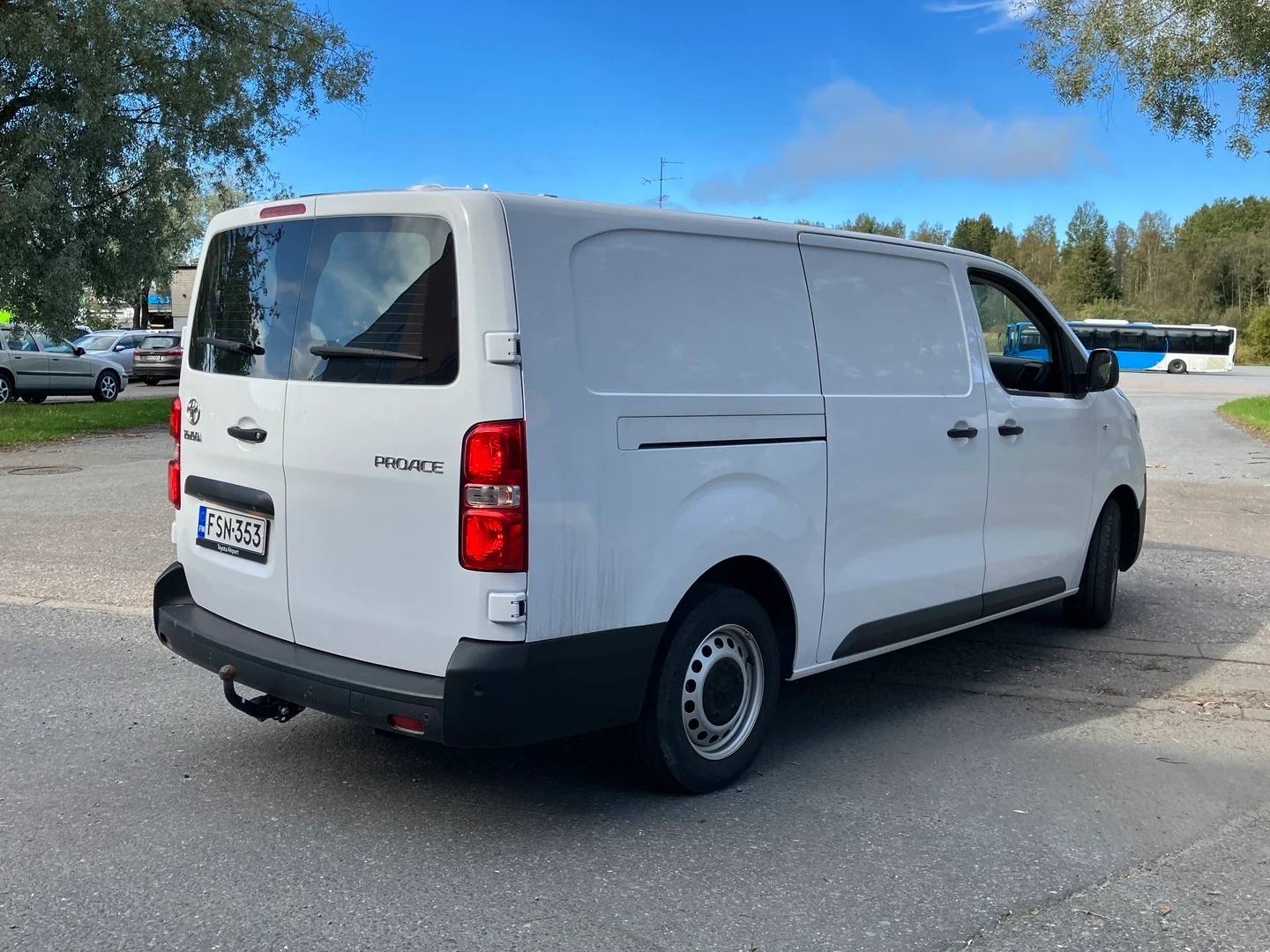 Car Image - 5gVtyKQlewZGLx2oE6wo9I
