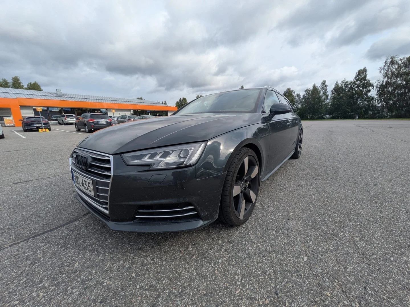 Car Image - 4EHQKX7iCwOX8tT5VdrZjU