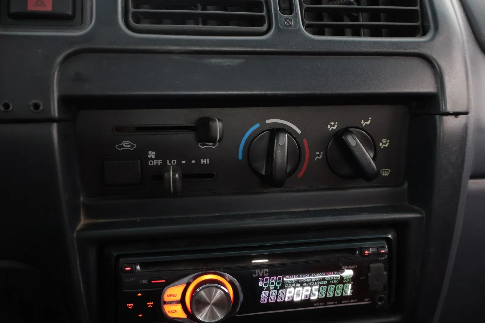 Car Image - 1nd9uA4KWcTamp6lMjsZWd