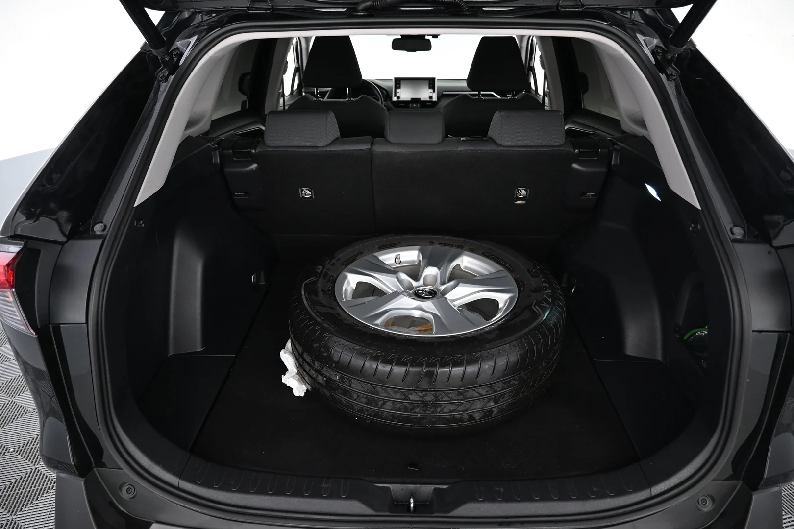 Car Image - 5FxuQfnGjoICGYp8atZTqY