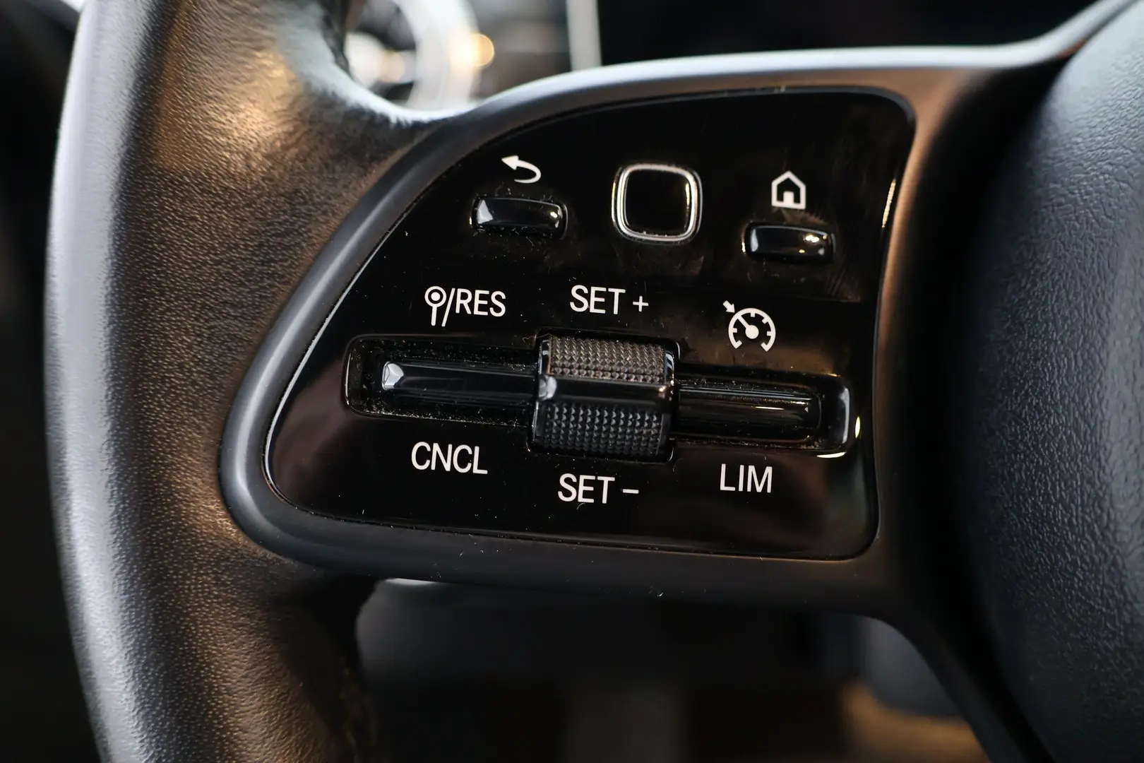 Car Image - 2axKNRWYSAibevl4qXGZZd