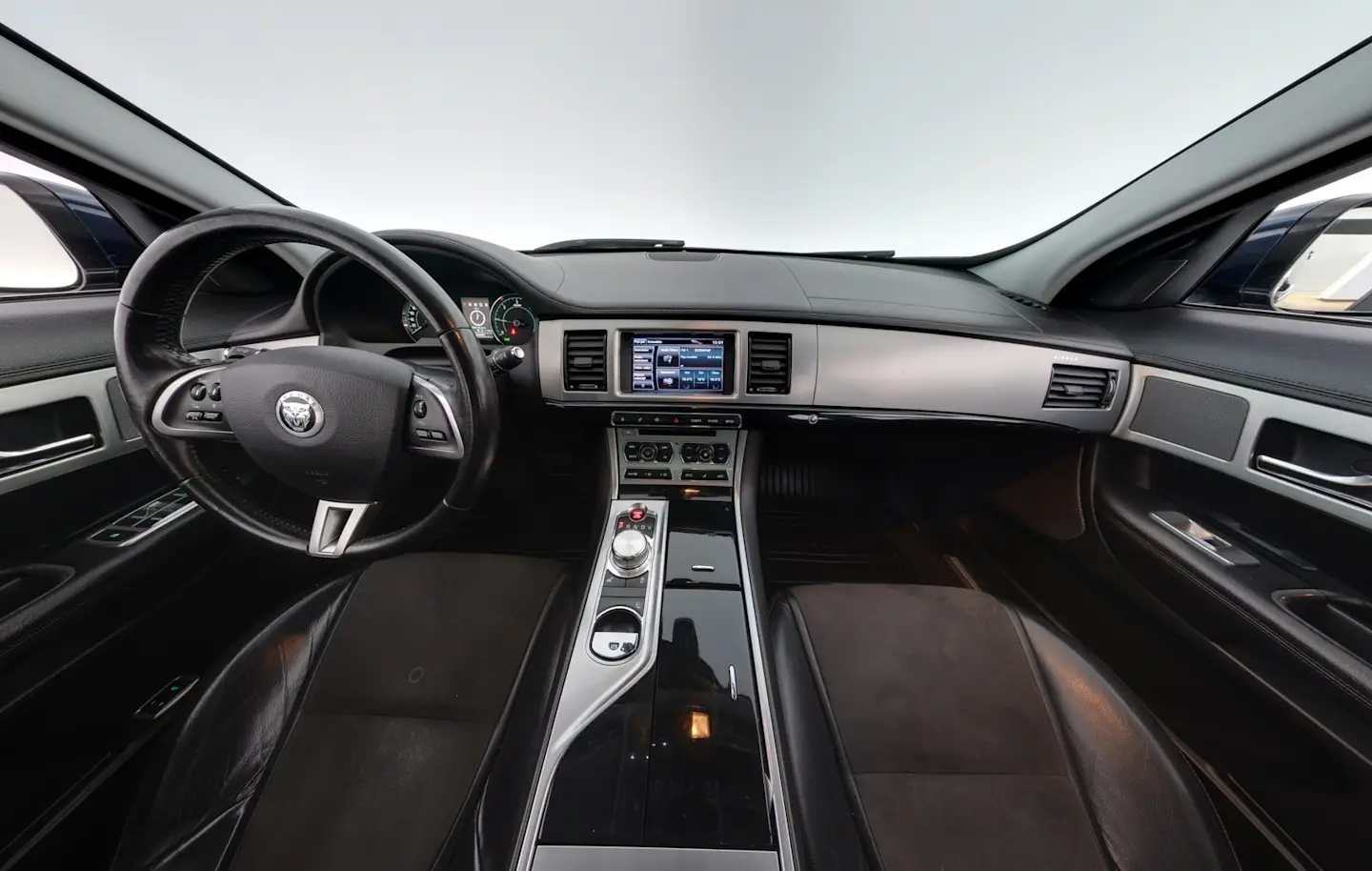 Car Image - 7B6jvSKzw6uVCqlb49rIGX