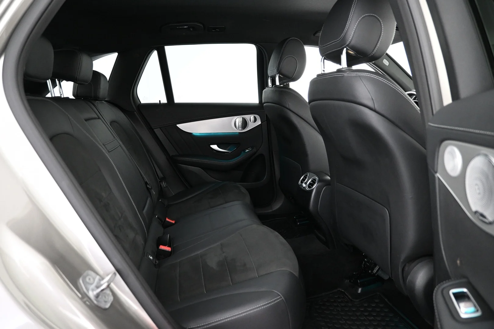 Car Image - 6OvGuqKwrYmiMhzYNyKqD3