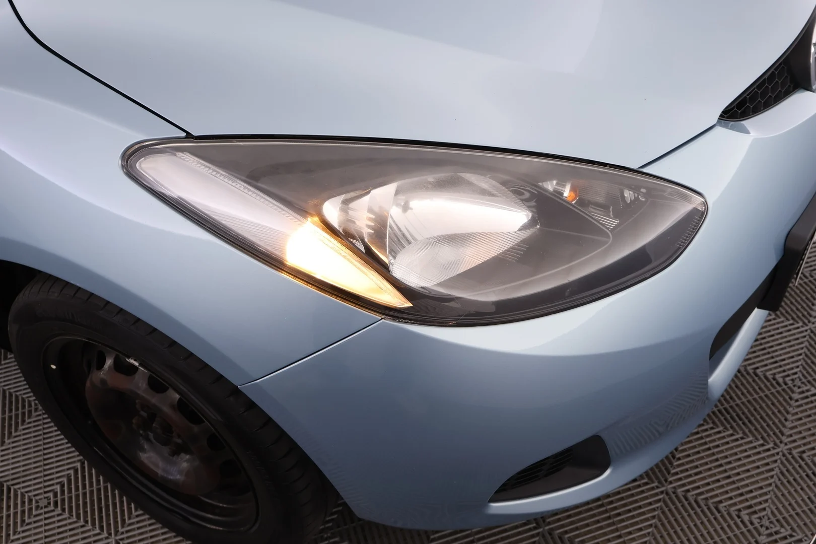 Car Image - 7EVpKj1yZwUN1eYrNr4uKQ