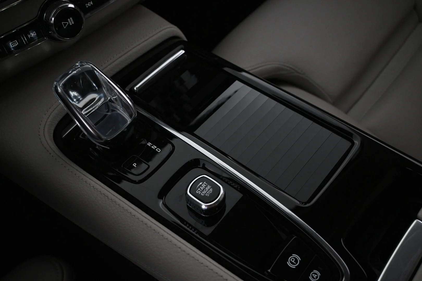 Car Image - 4UJO5aU2cnQ8w7dRmQN6ze
