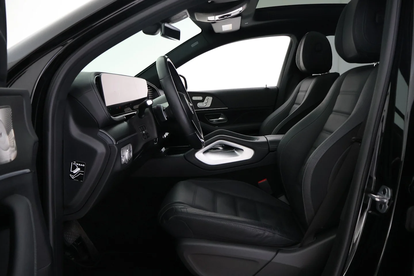 Car Image - zSMg2ikQm8q8U04Lr5DDN