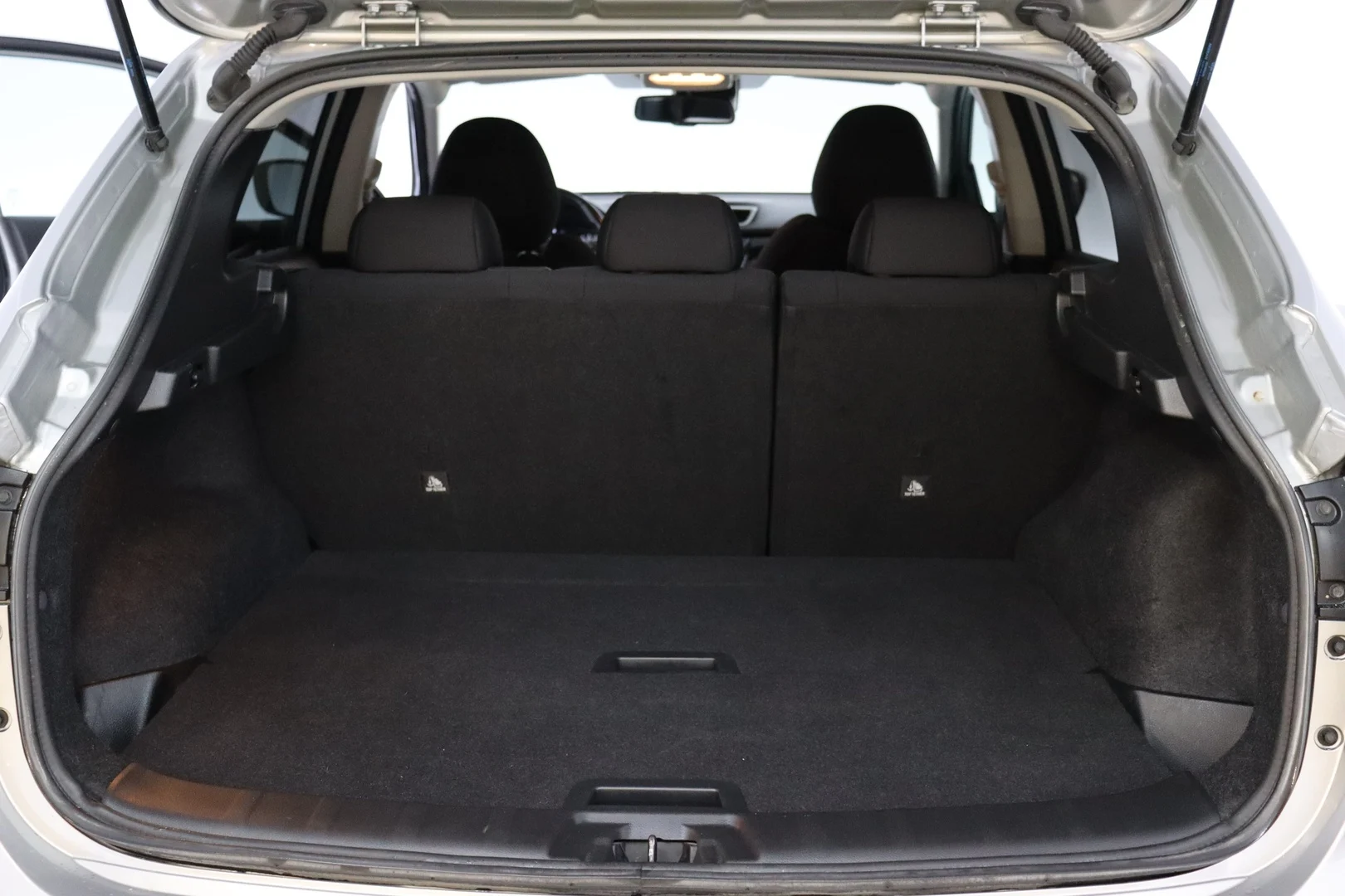 Car Image - 2yoB8yukraEIjKnJhDP1GJ