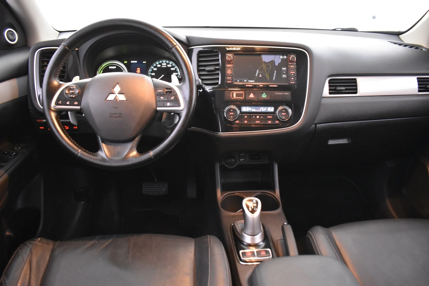Car Image - 4SoSFcNNchMV488OR9hhLu