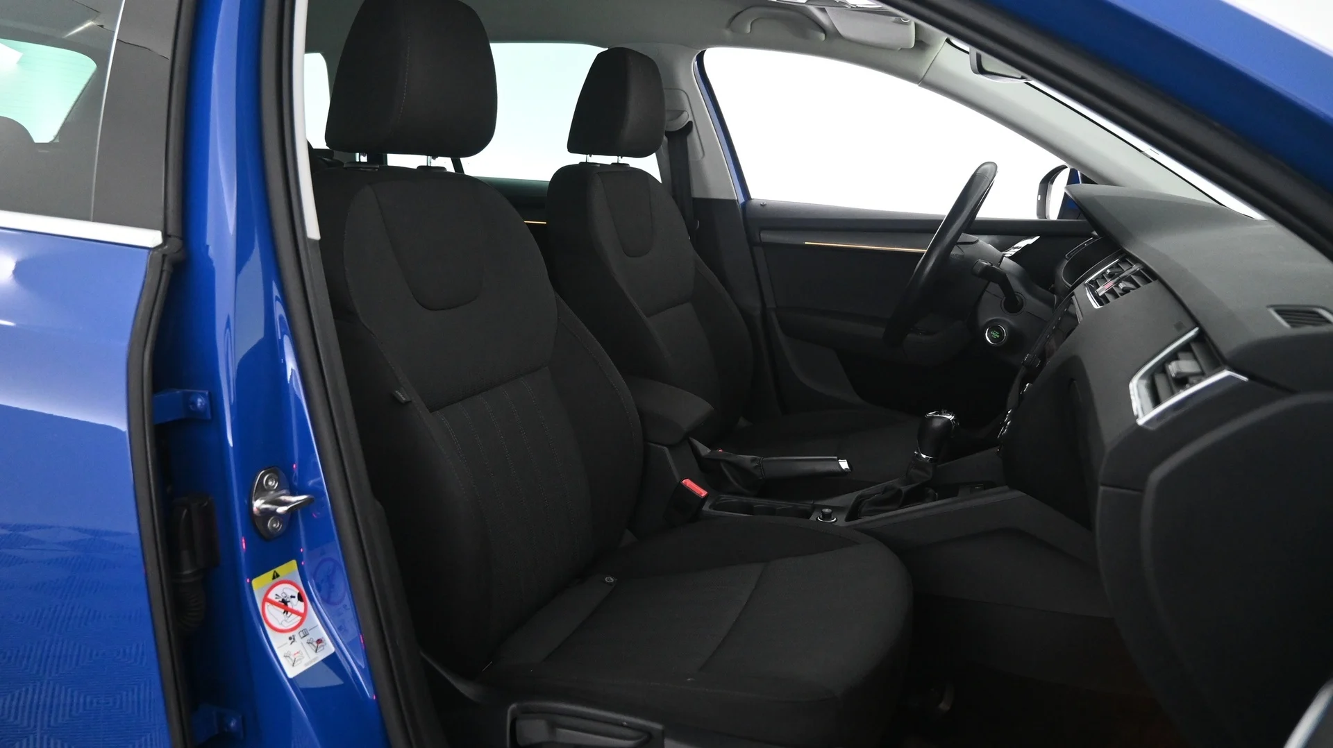 Car Image - 49PHEQyrW5orL3YQSCcl1v