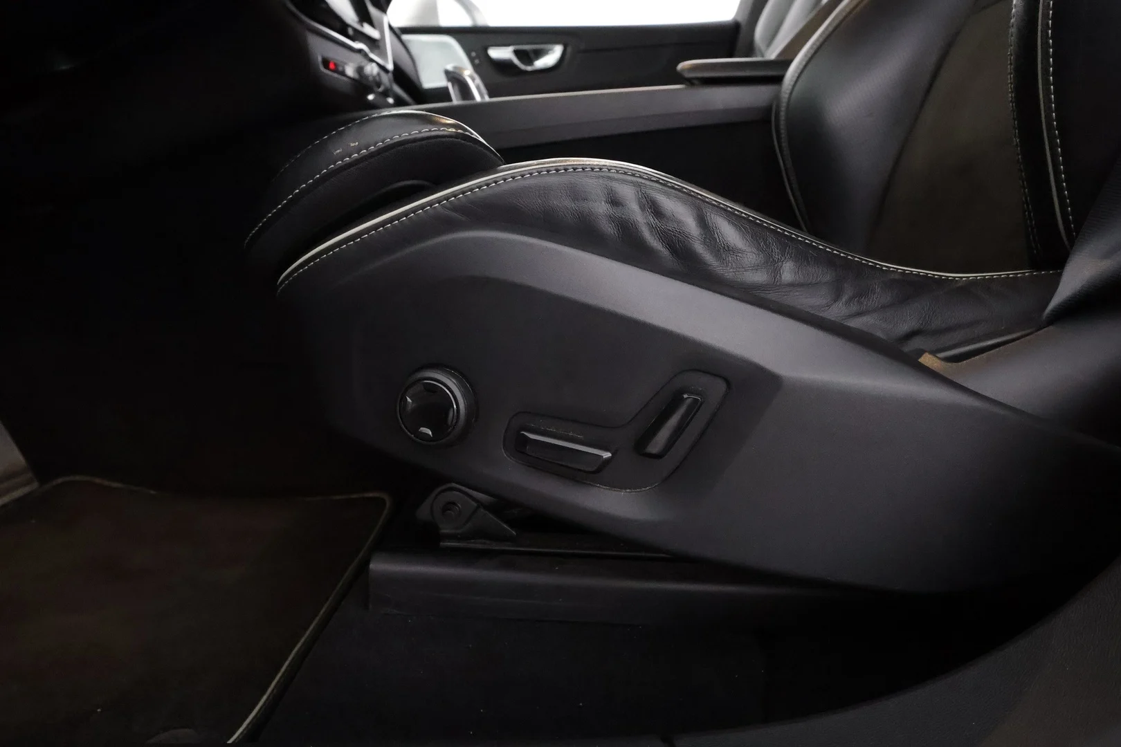 Car Image - 4RMTHSgAm9ww8ImDi7GTg1