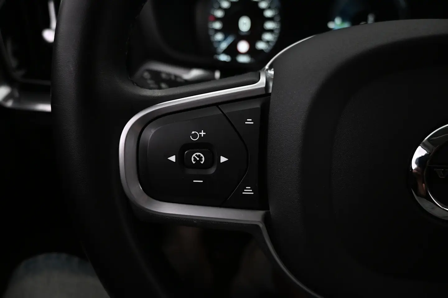 Car Image - CqILVMXiKZ7tTvpTEScW4
