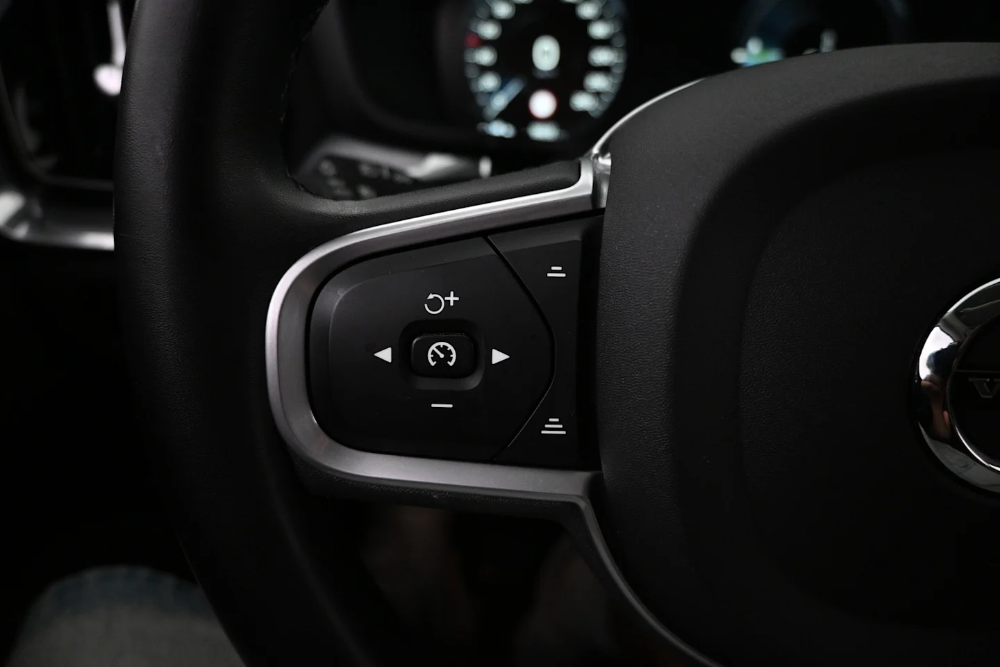 Car Image - CqILVMXiKZ7tTvpTEScW4