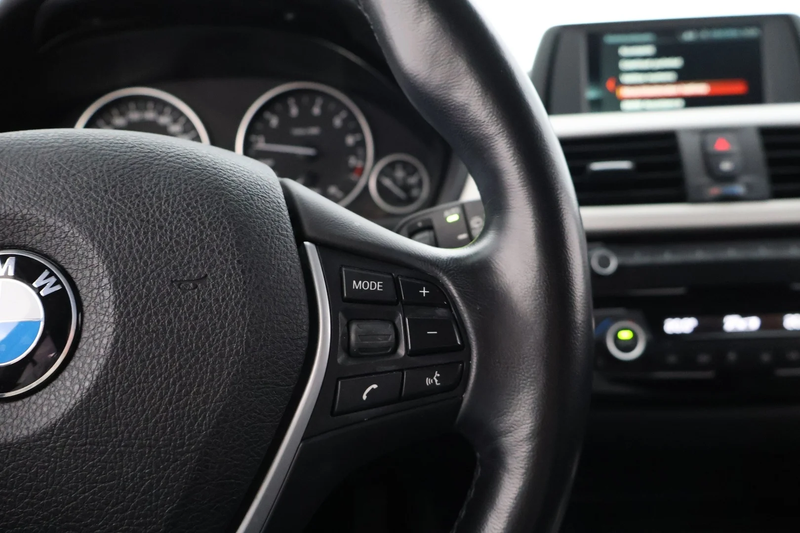 Car Image - 2vWFr6mbsPUiKOYjeDK0Zd