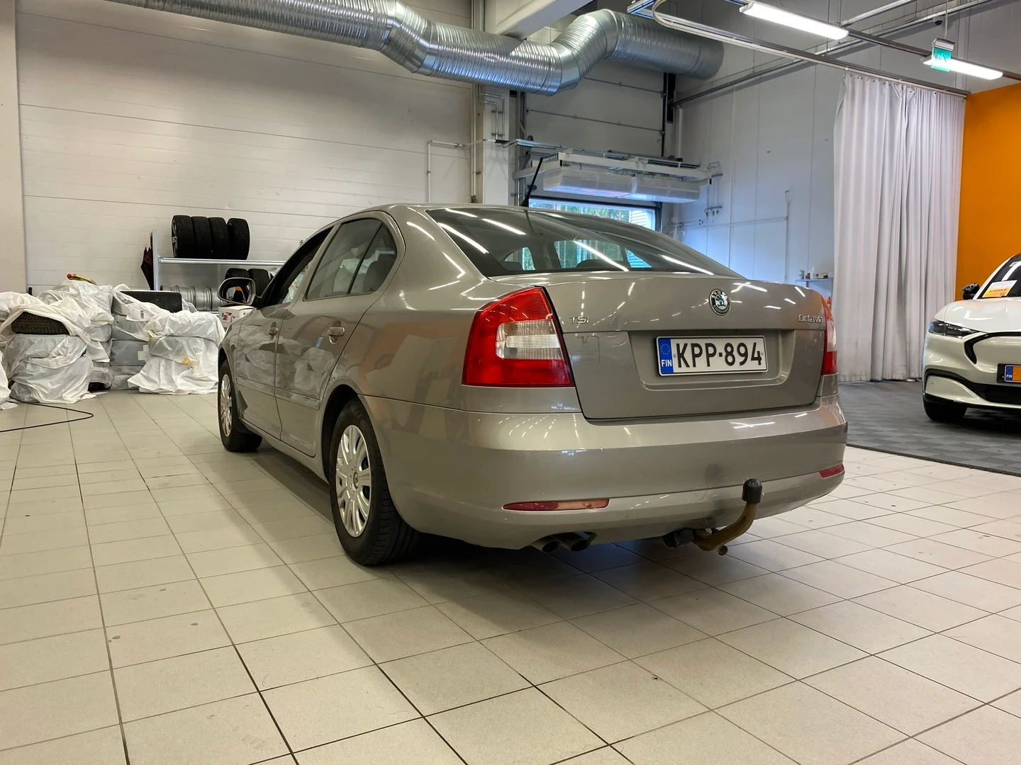 Car Image - 7DFJCM370WzvwuTRuVuVd7