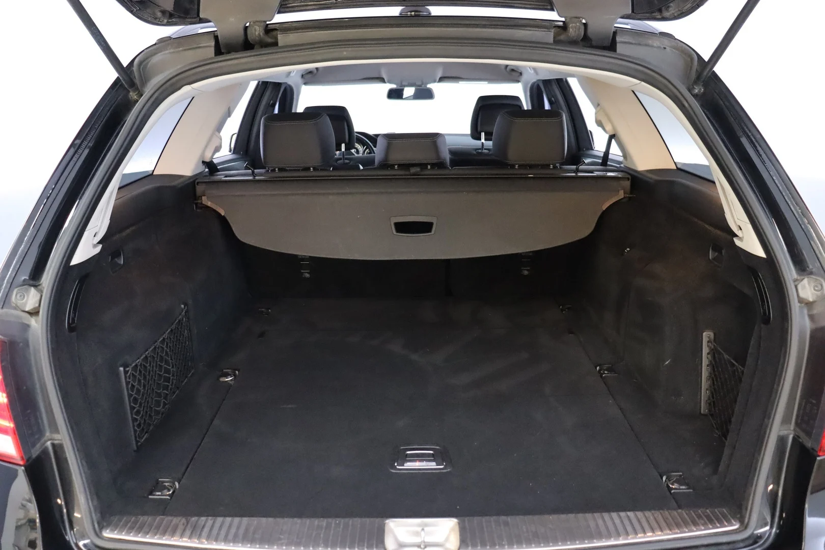 Car Image - 1NJW1mhXEhOg6fGMWAPQ9i