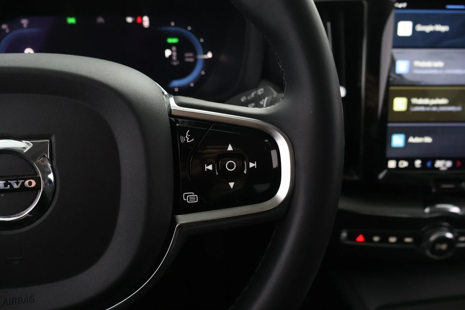 Car Image - y8QXUhw7qAzNICY6UaxLq