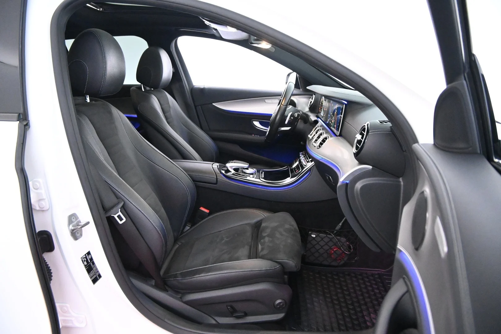 Car Image - 1zwmZhcmL3TILbGUDpH6yO