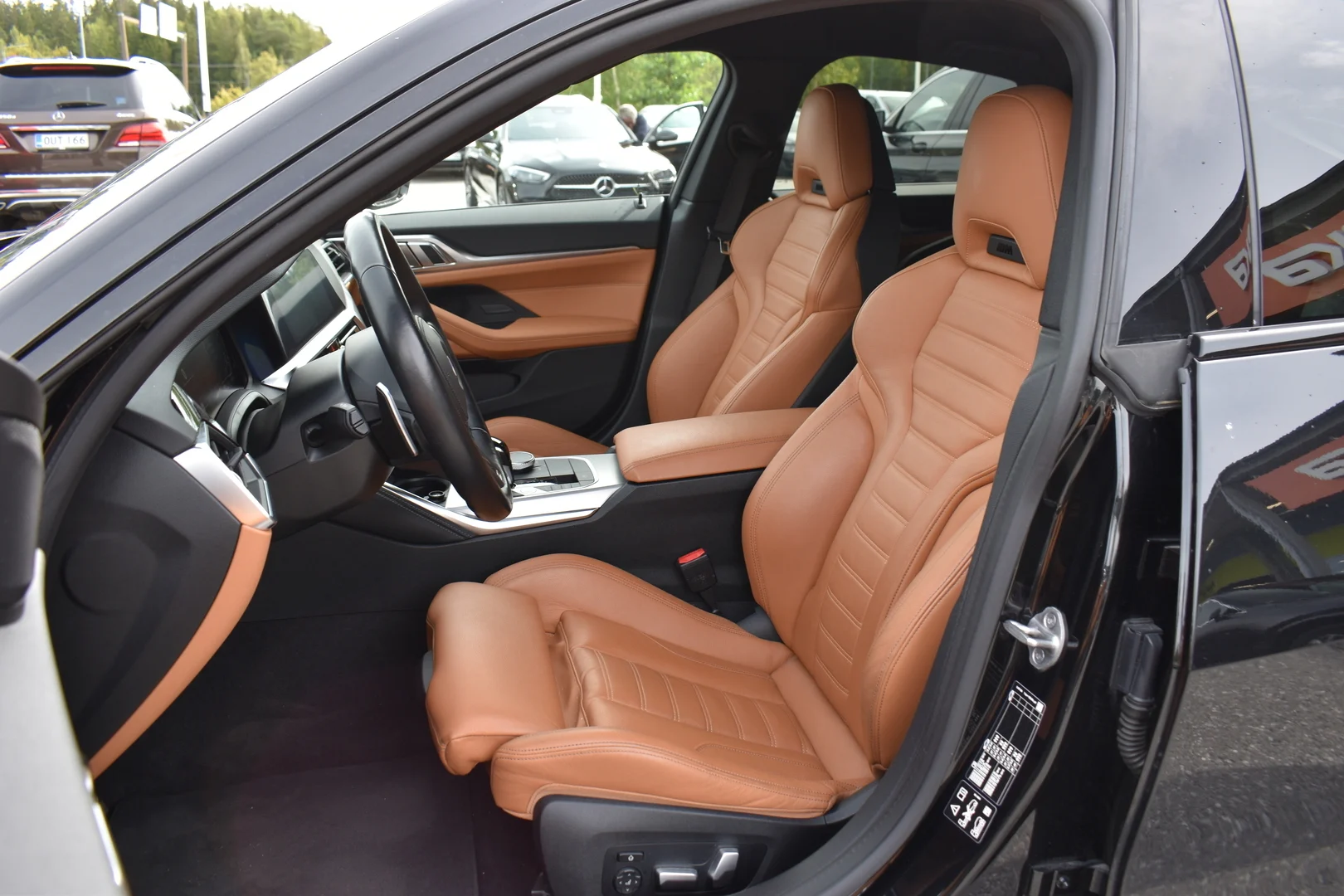 Car Image - Gh1ZvNZiaX0YvAAXp3ODt