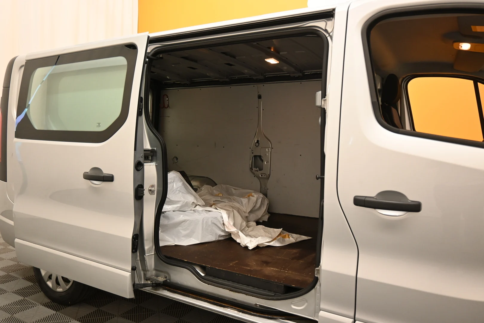 Car Image - 2wI1oZoGZvgBWPU4hyaMwX