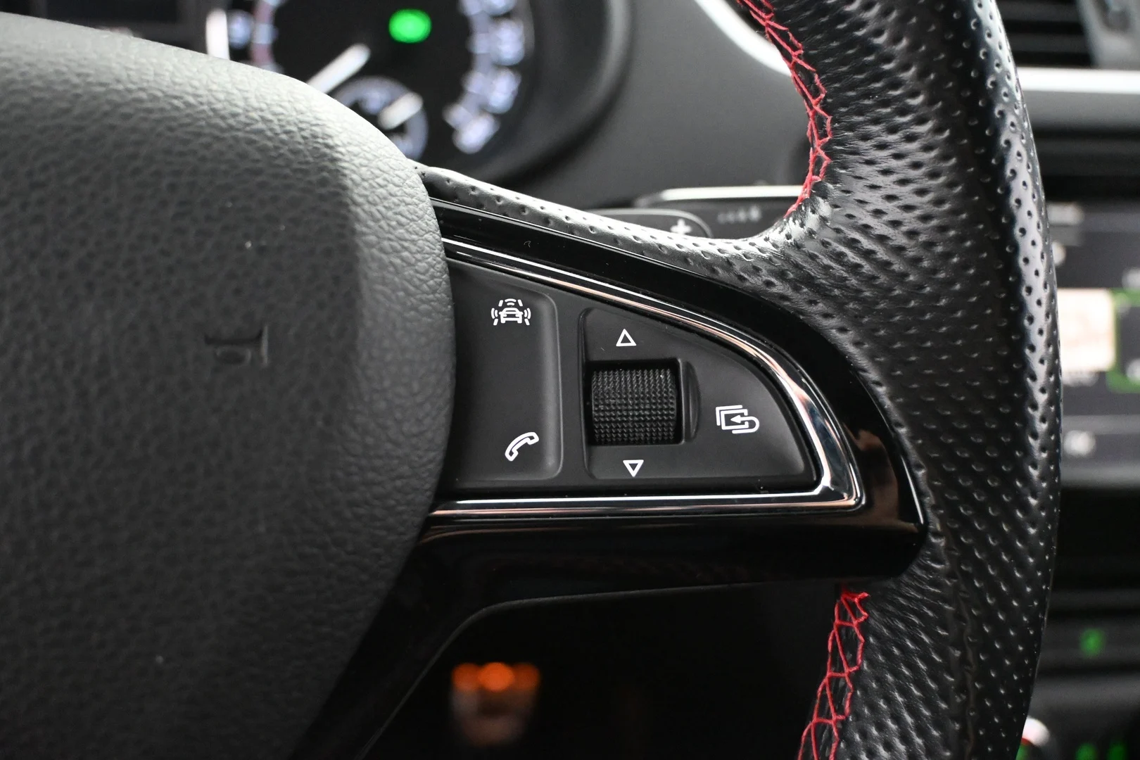 Car Image - 7LF5TmaZ5uQveIhhu1GtQu