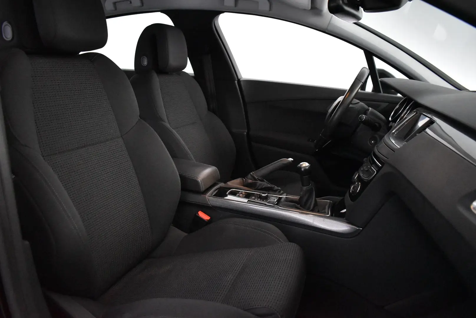 Car Image - 2tmDGw8IKdlUXYlR9Njoeo