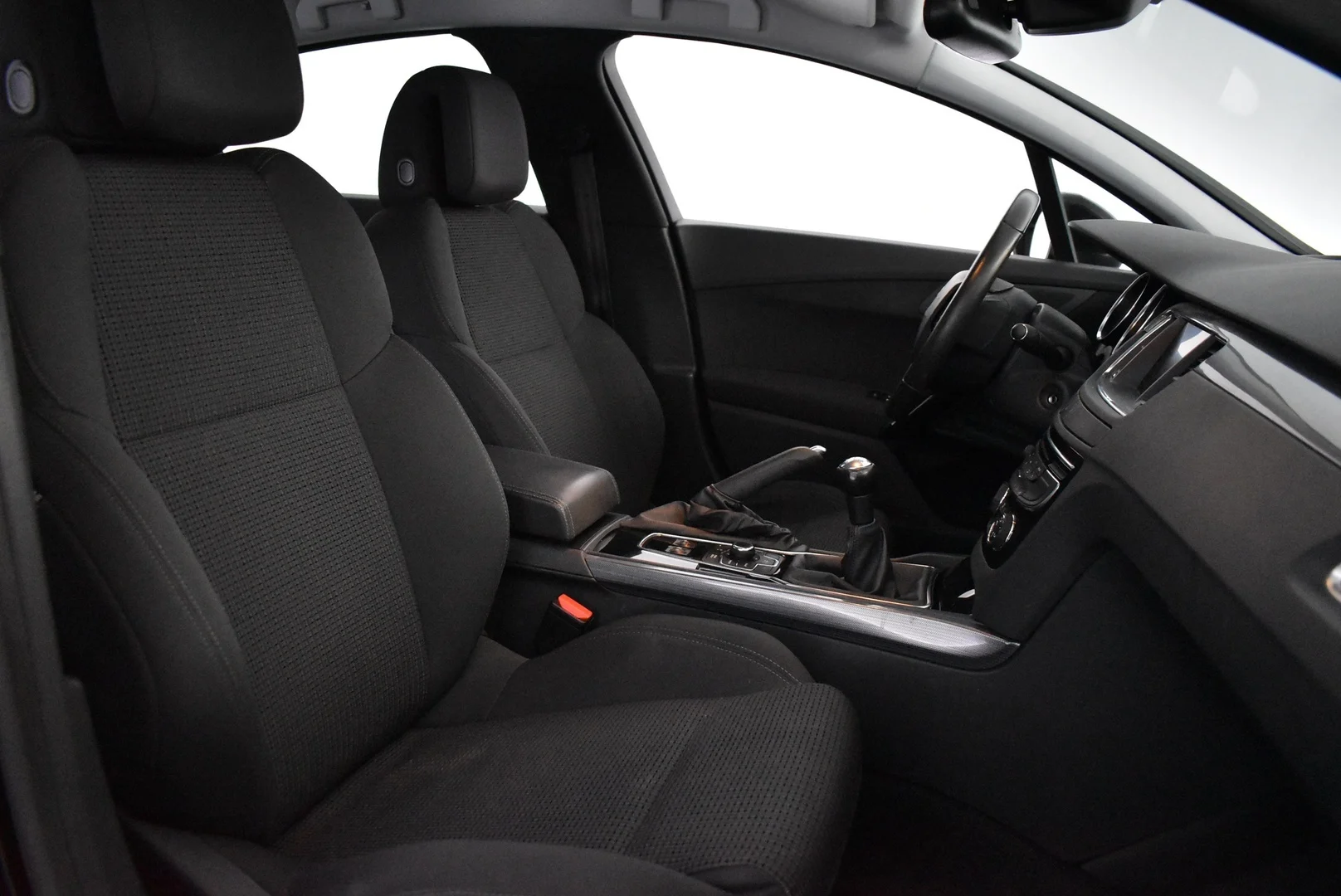 Car Image - 2tmDGw8IKdlUXYlR9Njoeo