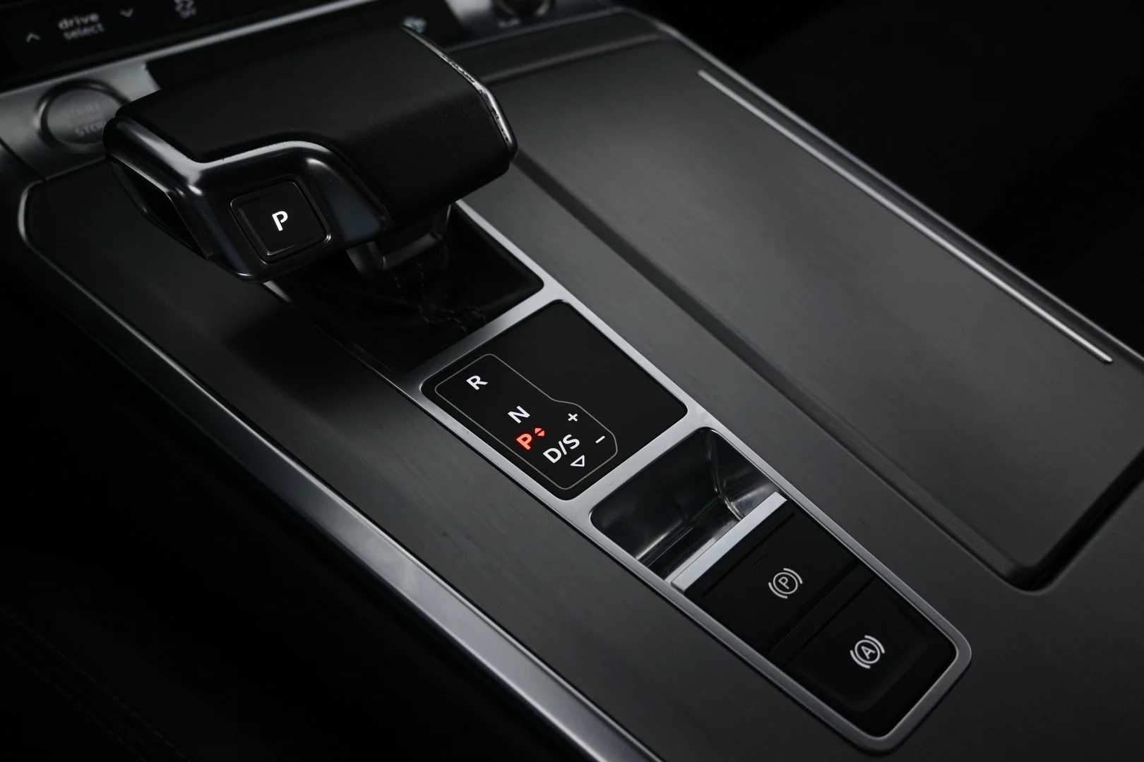 Car Image - 5AFX4YGVYKwMCAqYgCFoYY