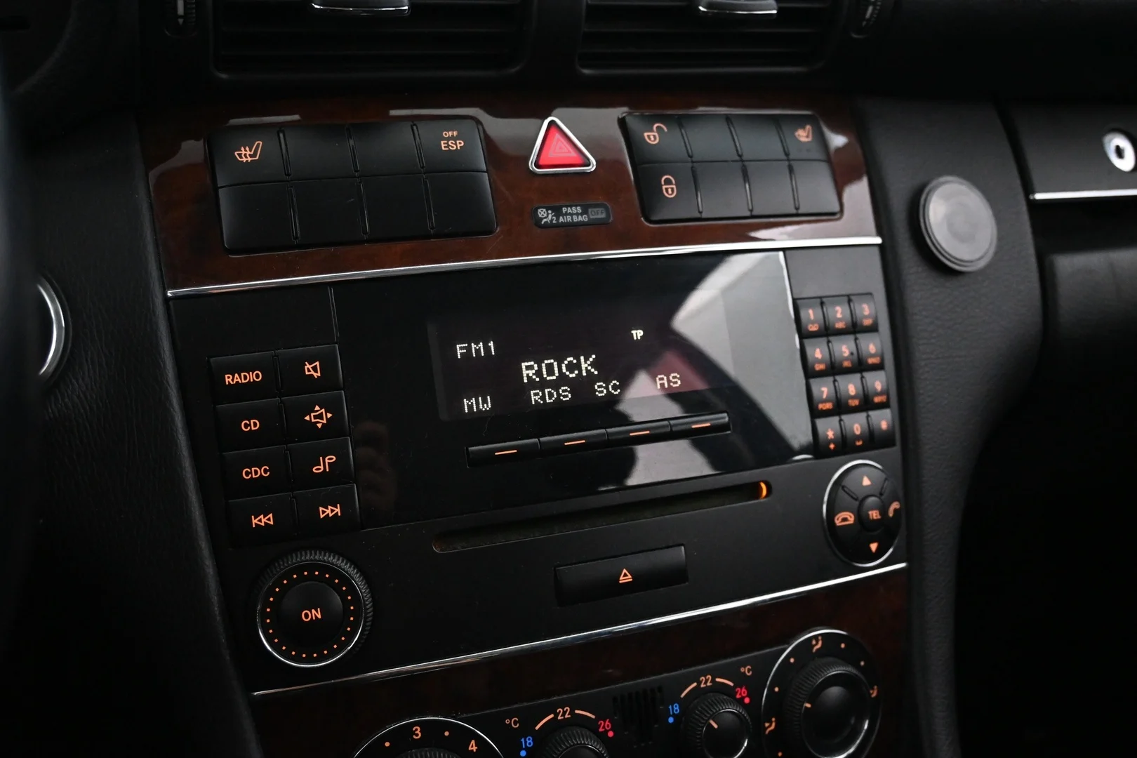 Car Image - 3iYzHrbpcDQx4v6hDazcU6